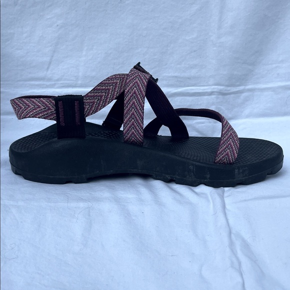 Women's Chacos pink strappy sandals sz 9 - Picture 4 of 13